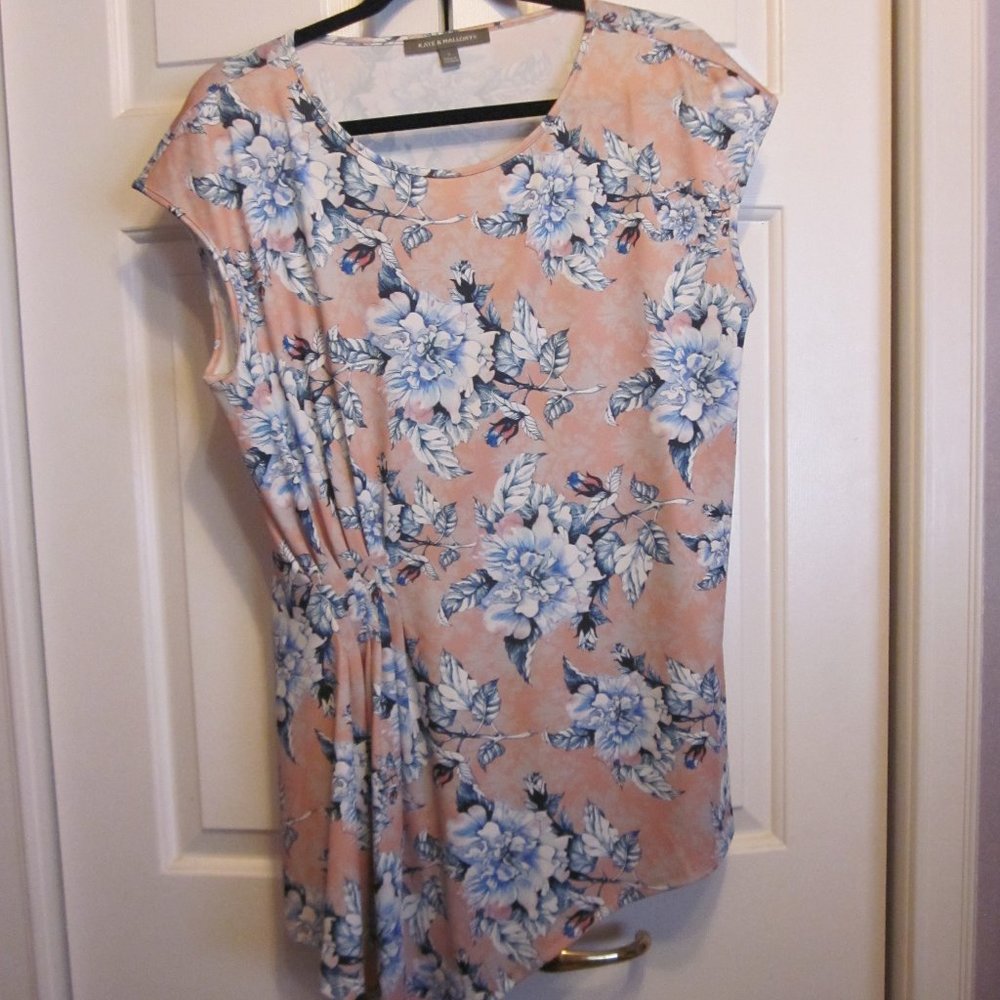 Kate & Mallory Asymmetrical Blue Floral Top Sz L